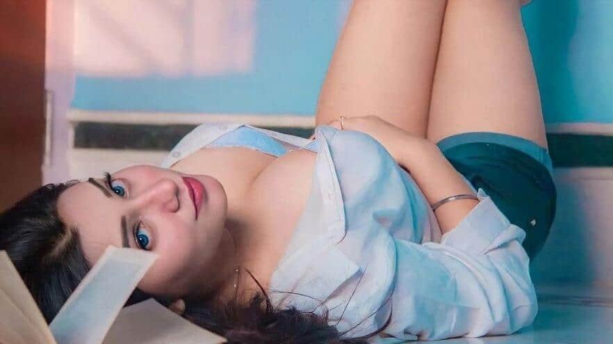 Call girls, escorts & night girls in Pakistan – Independent call girl portrait for city listings – photo 8 (image 4)